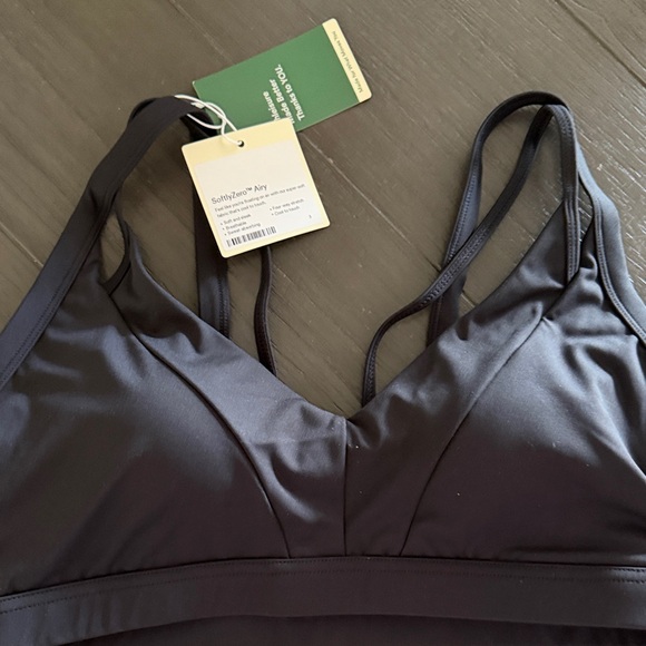 HALARA Other - HALARA SoftlyZens Airy Sports Bra in Black